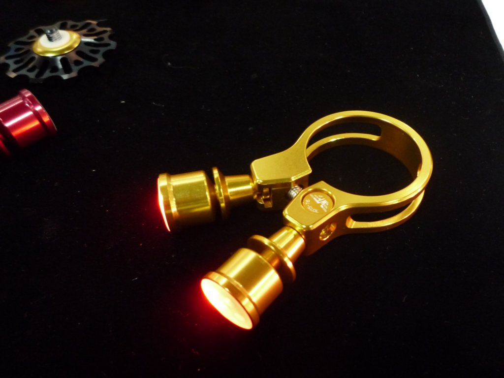 seatpost_binder_w_lights.jpg