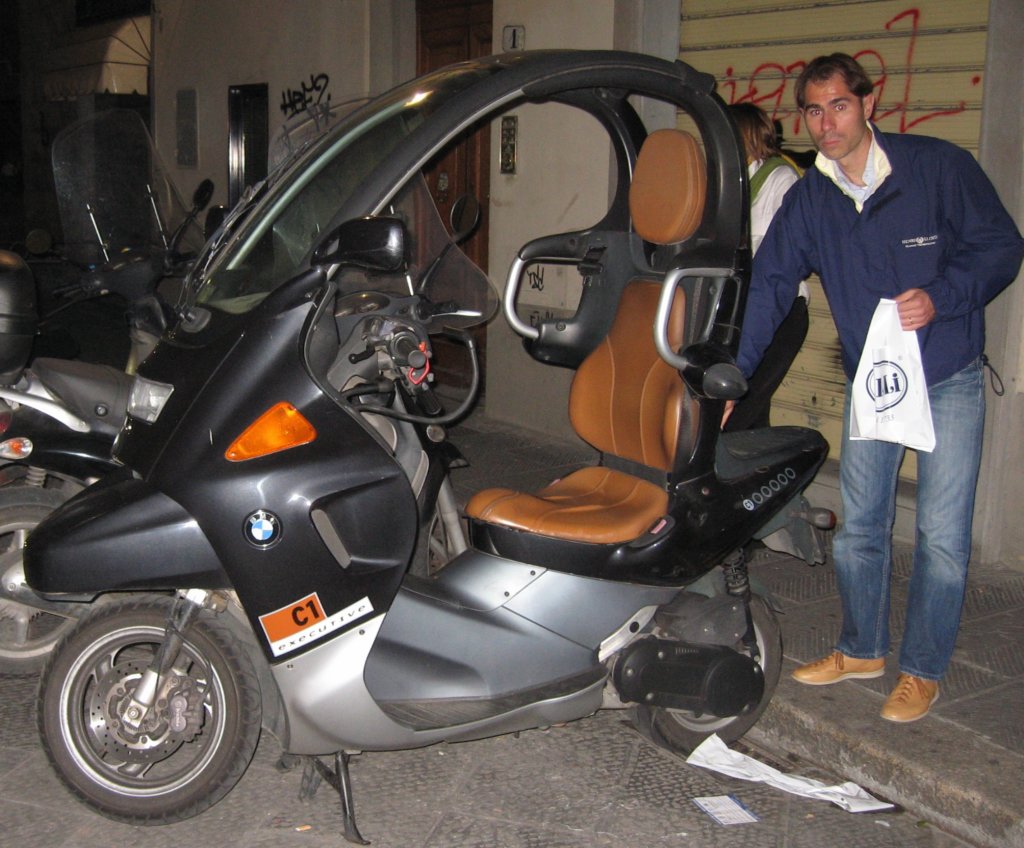 bmwscooter.jpg