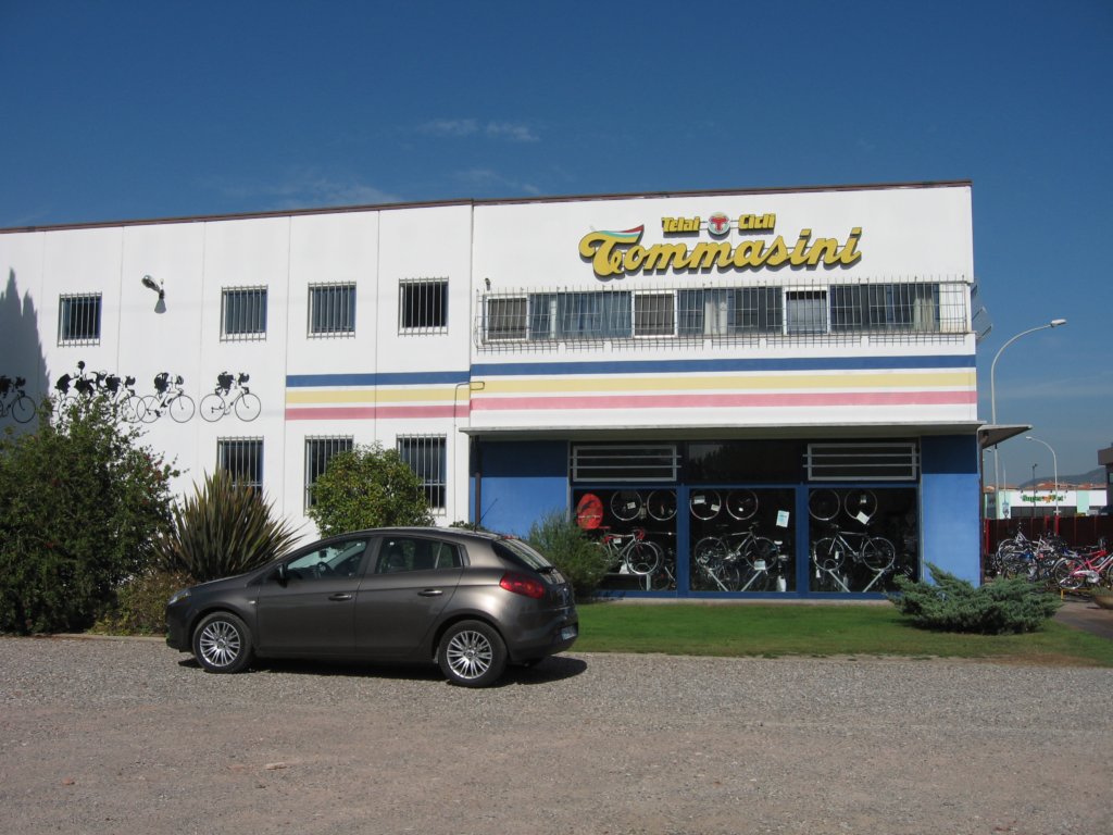 okthefiatzipsintothelottommasiniisnowopen.jpg