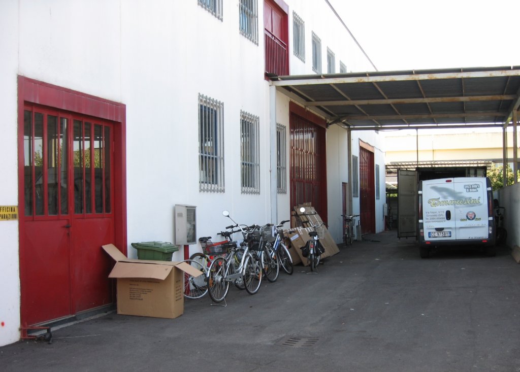 thebackofthetommasinifacility.jpg