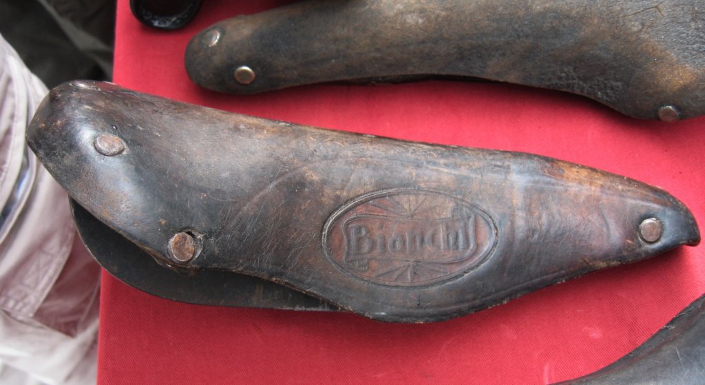 bianchialloyrailsaddle.jpg