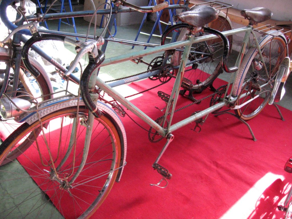 tandemwithsplitseattubes.jpg